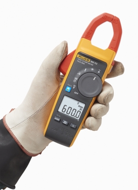 Fluke 902 FC Pinça Amperimétrica AVAC na mão