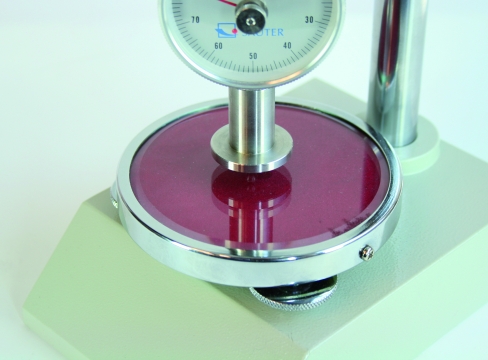 Sauter HB Medidor de Dureza Analógico Shore suporte de teste detalhe